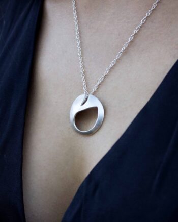 Handcrafted Silver Safety Pin Necklace – Unique Punk-Inspired Jewellery