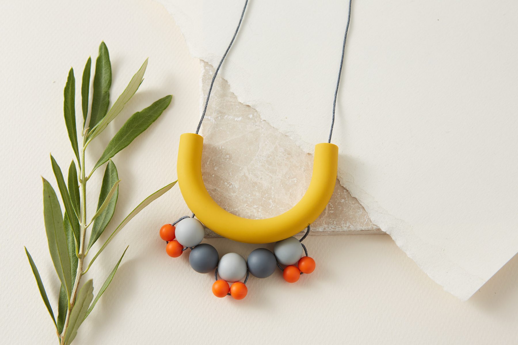 teething necklace mum