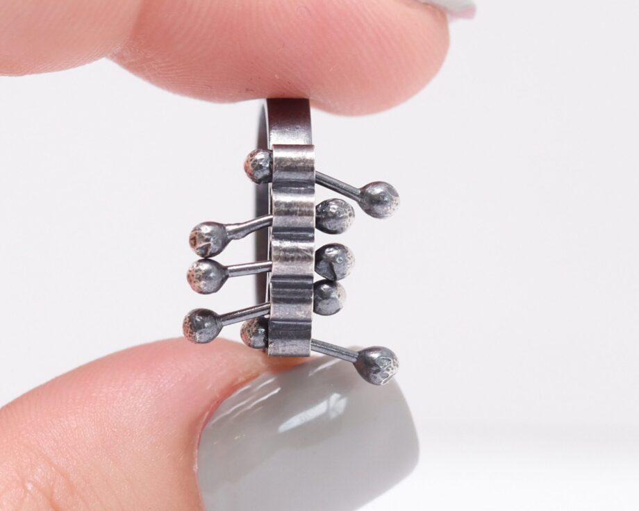 Kinetic silver fidget ring
