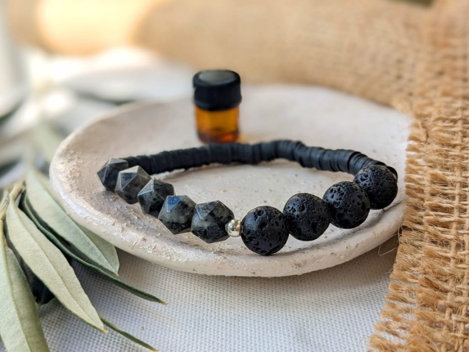 Aromatherapy Essential Oil Diffuser – Black Bracelet