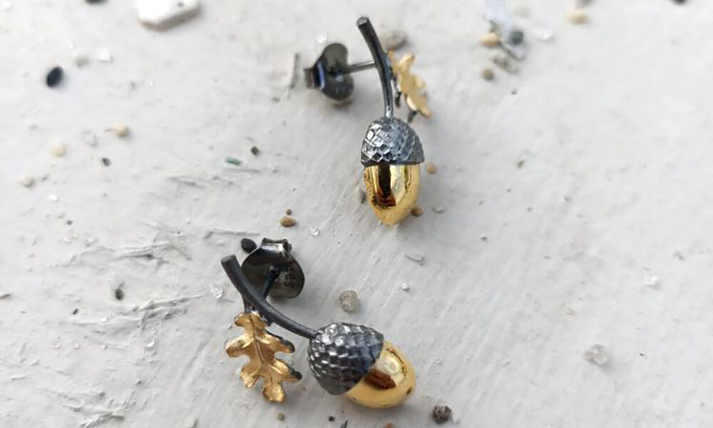 KARIAN-UK-Acorn-stud-earrings