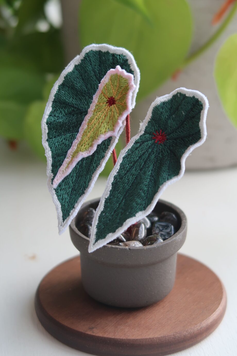 Embroidered Begonia Duo Mini Decor