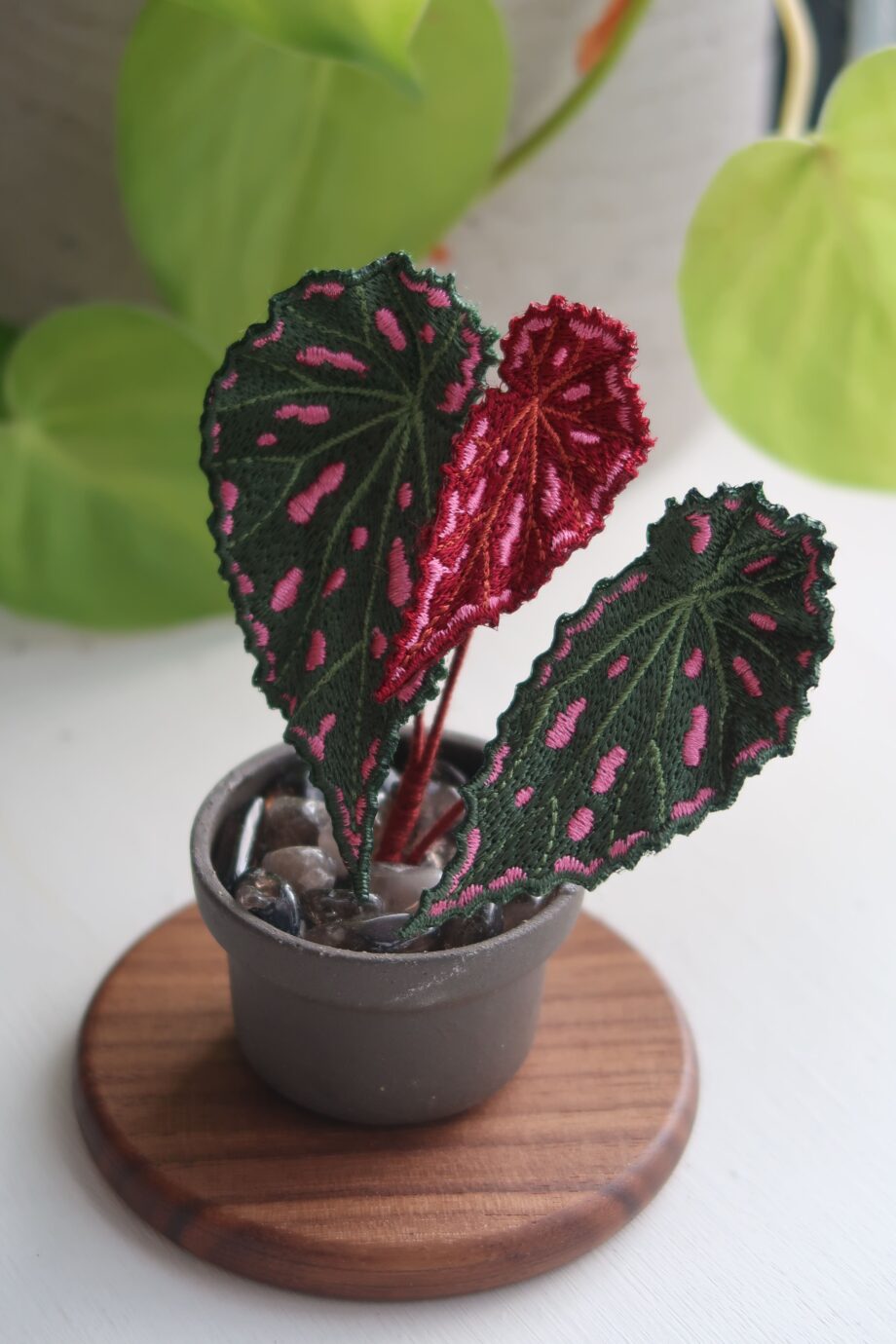 Embroidered Begonia Duo Mini Decor