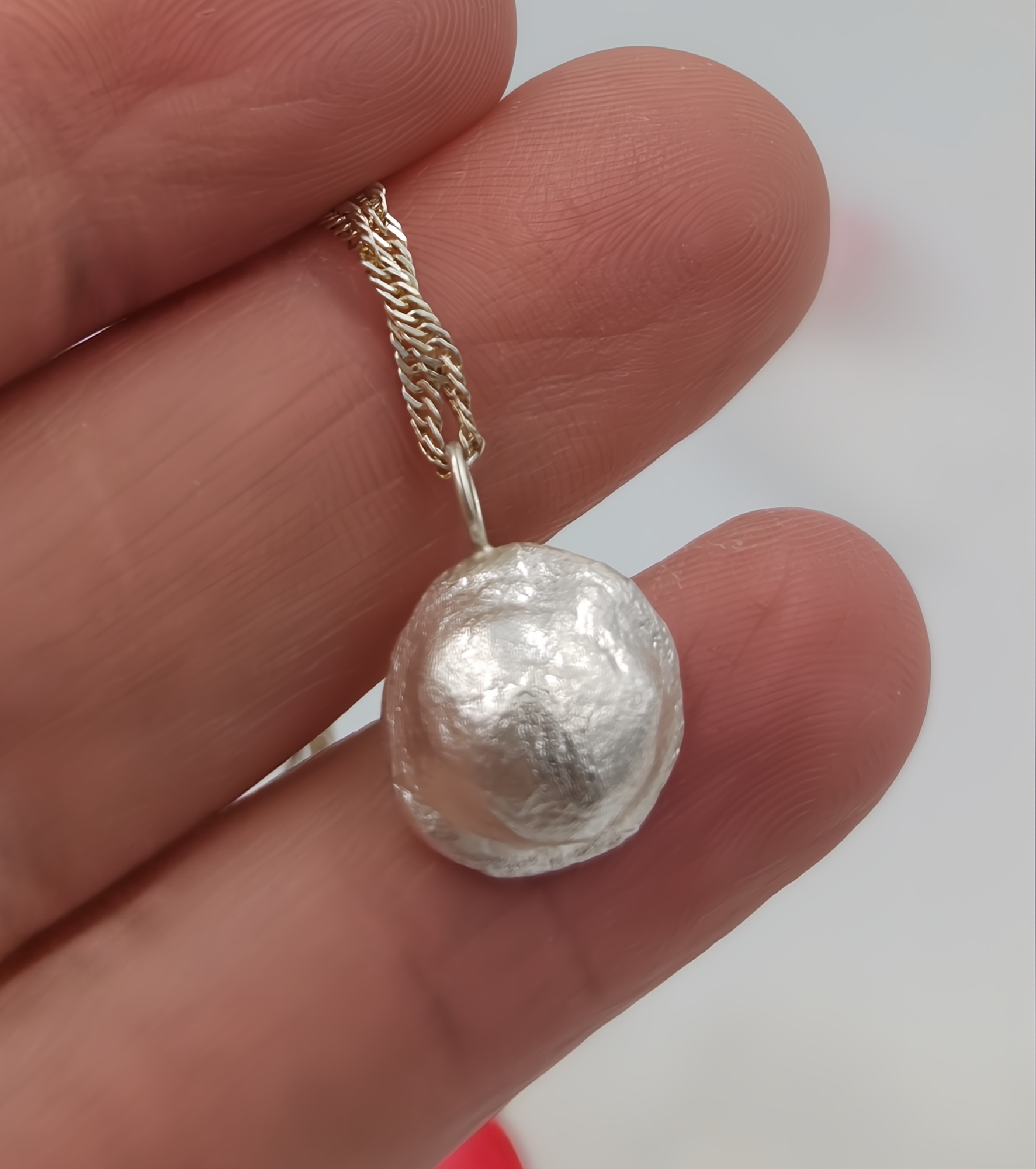 Molten Water-Cast Oyster Pendant