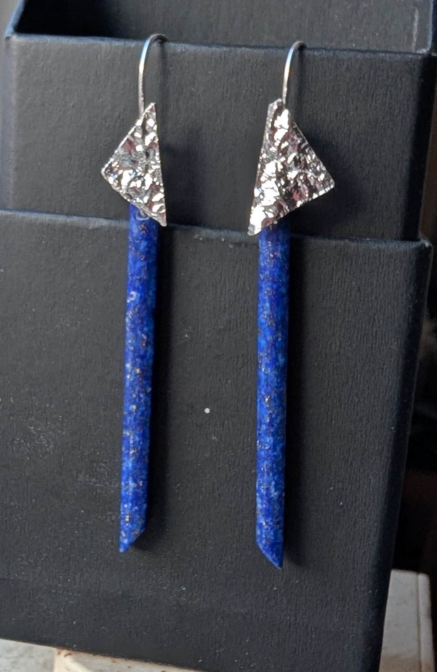 Earrings of sterling silver and lapis lazuli