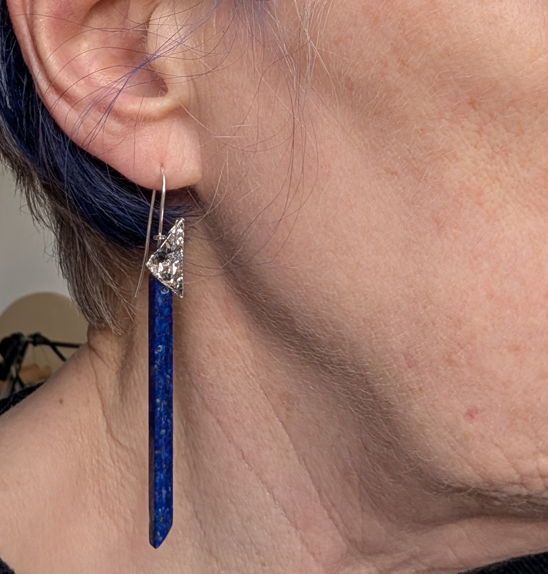 Earrings of sterling silver and lapis lazuli