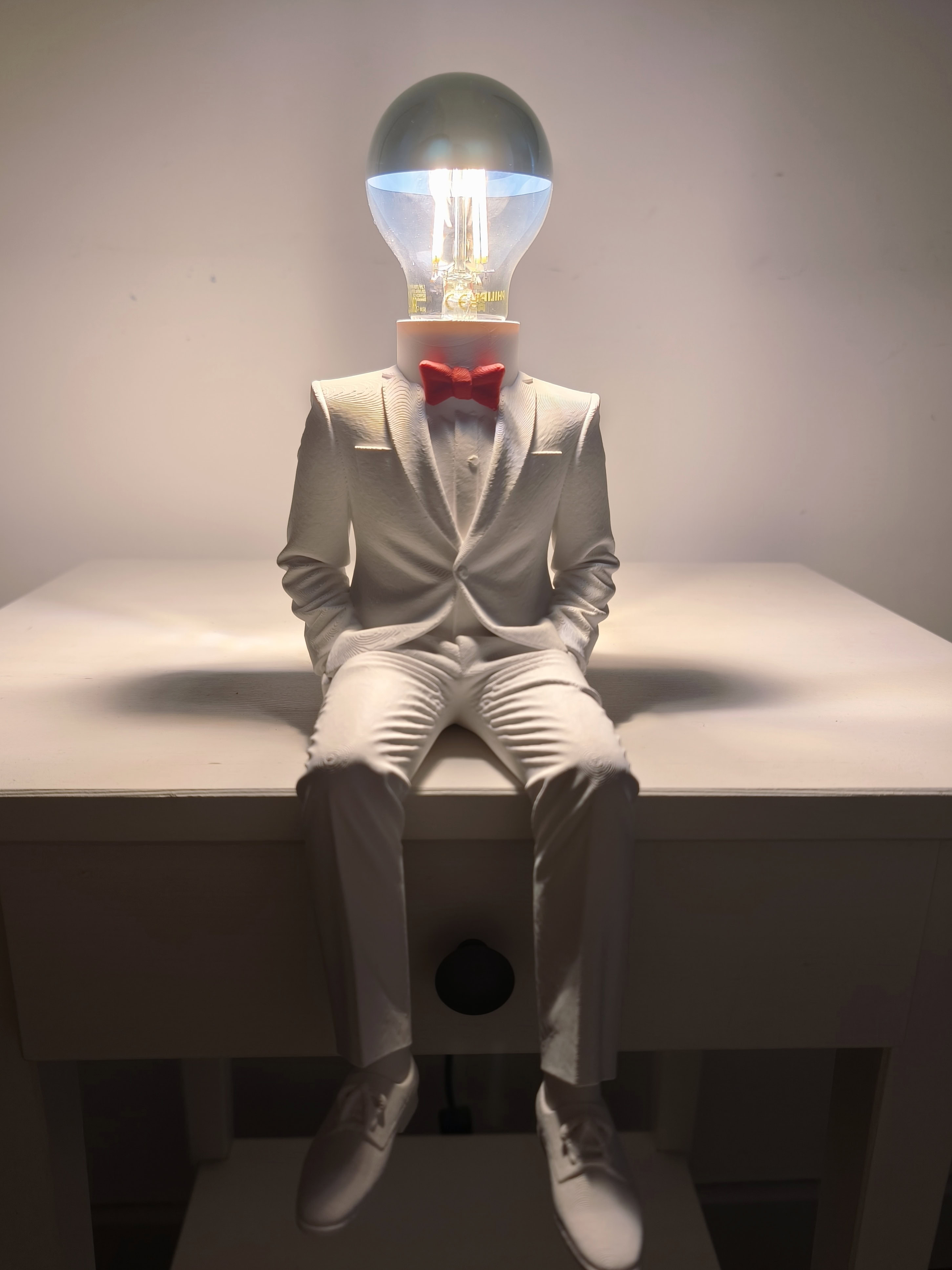 The Gentleman's Thinker 3D Printed Table Lamp