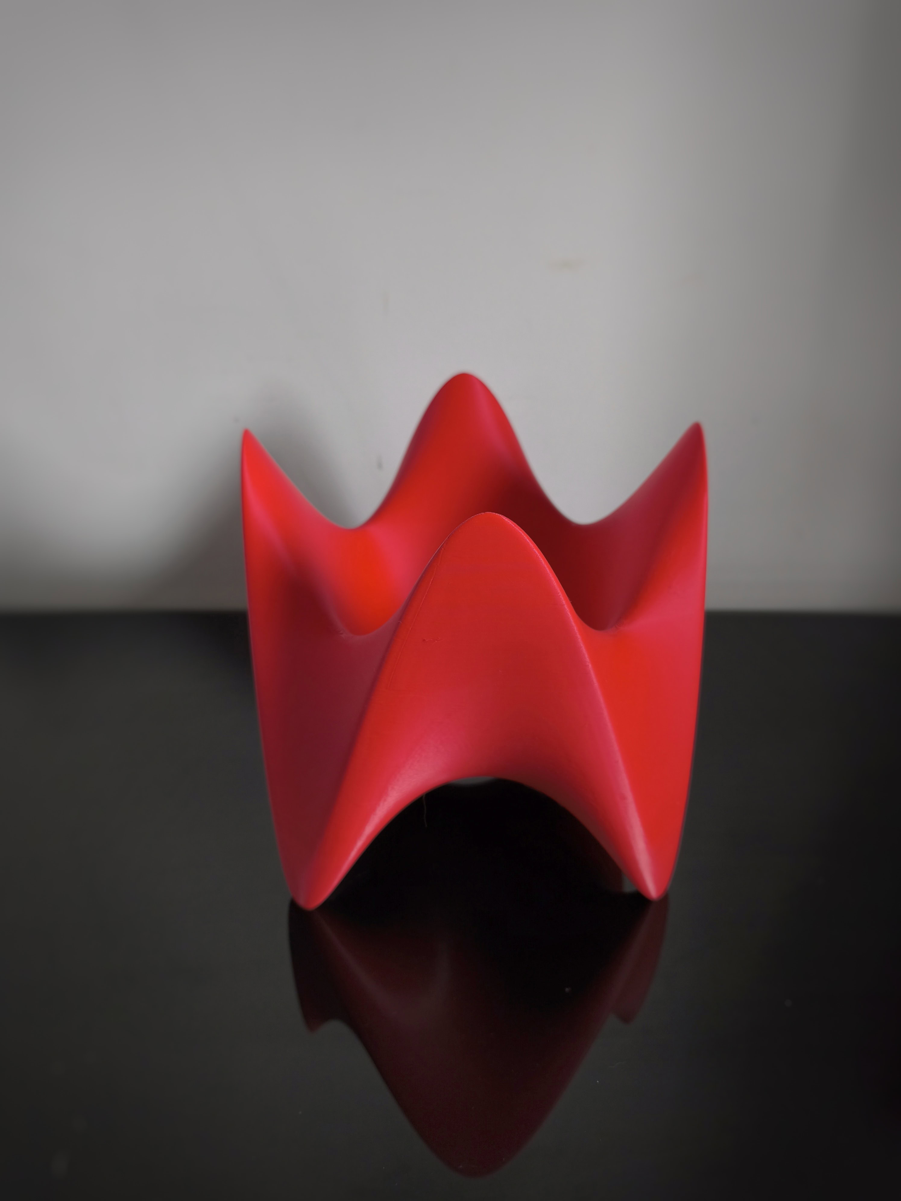 Crown Vase - Vase Sculpture